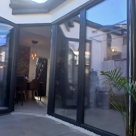 بيت للعطل Stylish With Loft Sleeps 4