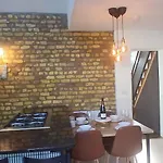 Stylish With Loft Sleeps 4 Dublin
