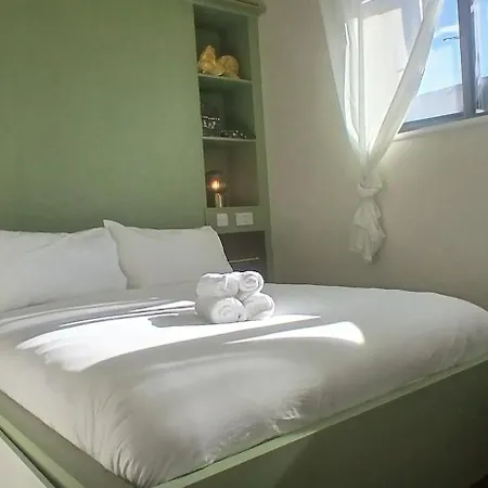 Stylish With Loft Sleeps 4 בית נופש דבלין