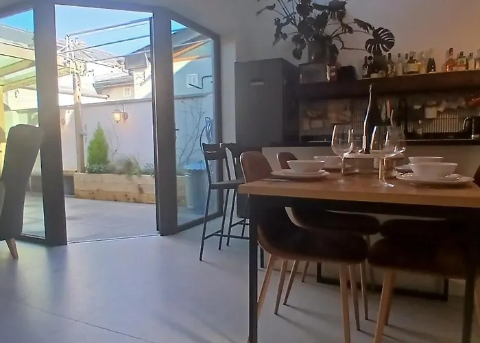 Stylish With Loft Sleeps 4