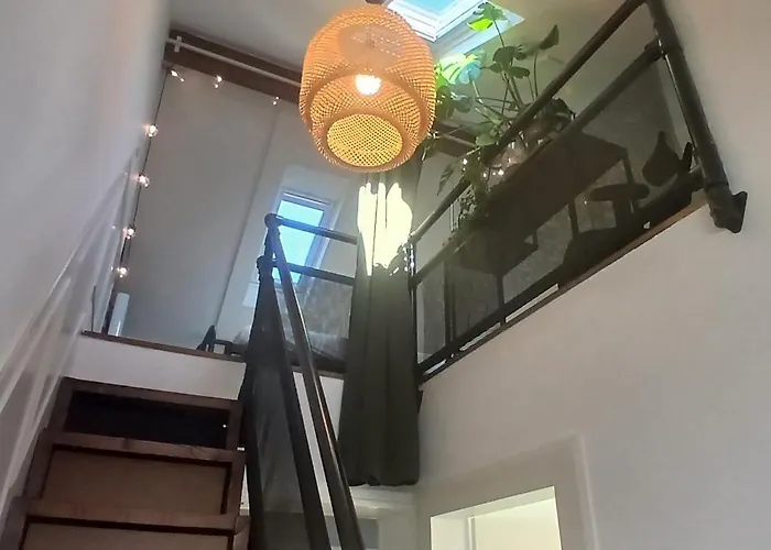 בית נופש Stylish With Loft Sleeps 4 דבלין